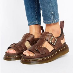 Unisex Brown Leather Buckle Sandals